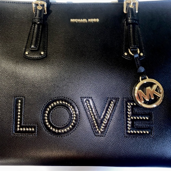 Michael Kors Large Voyager LOVE Tote - Picture 2 of 12